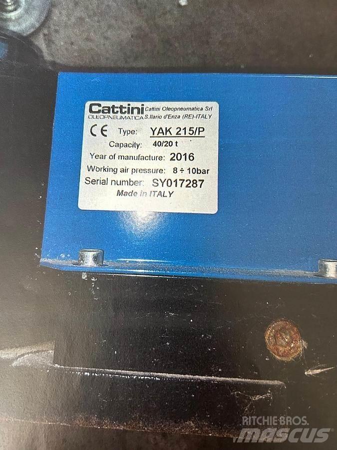  Berner YAK 215/P أخرى