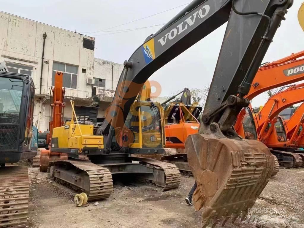 Volvo EC 240 D حفارات زحافة