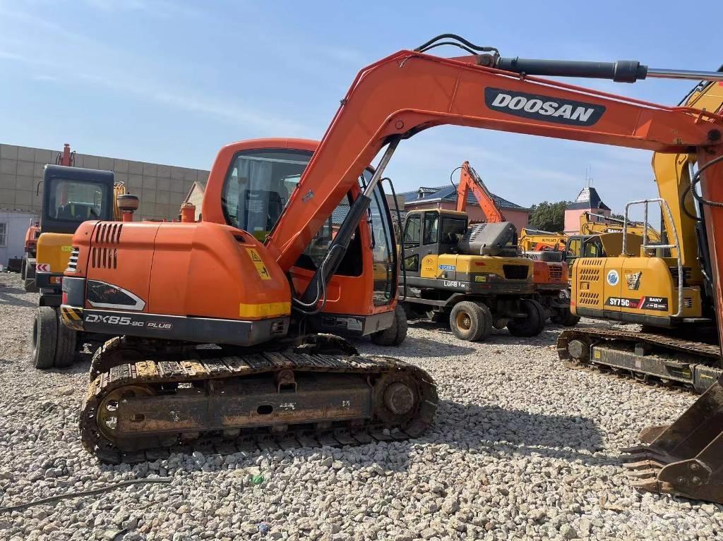 Doosan DX 85 حفارات وسط 7 طن - 12 طن