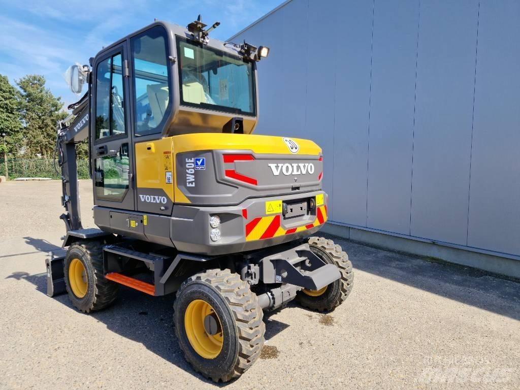 Volvo EW 60 E حفارات بعجل