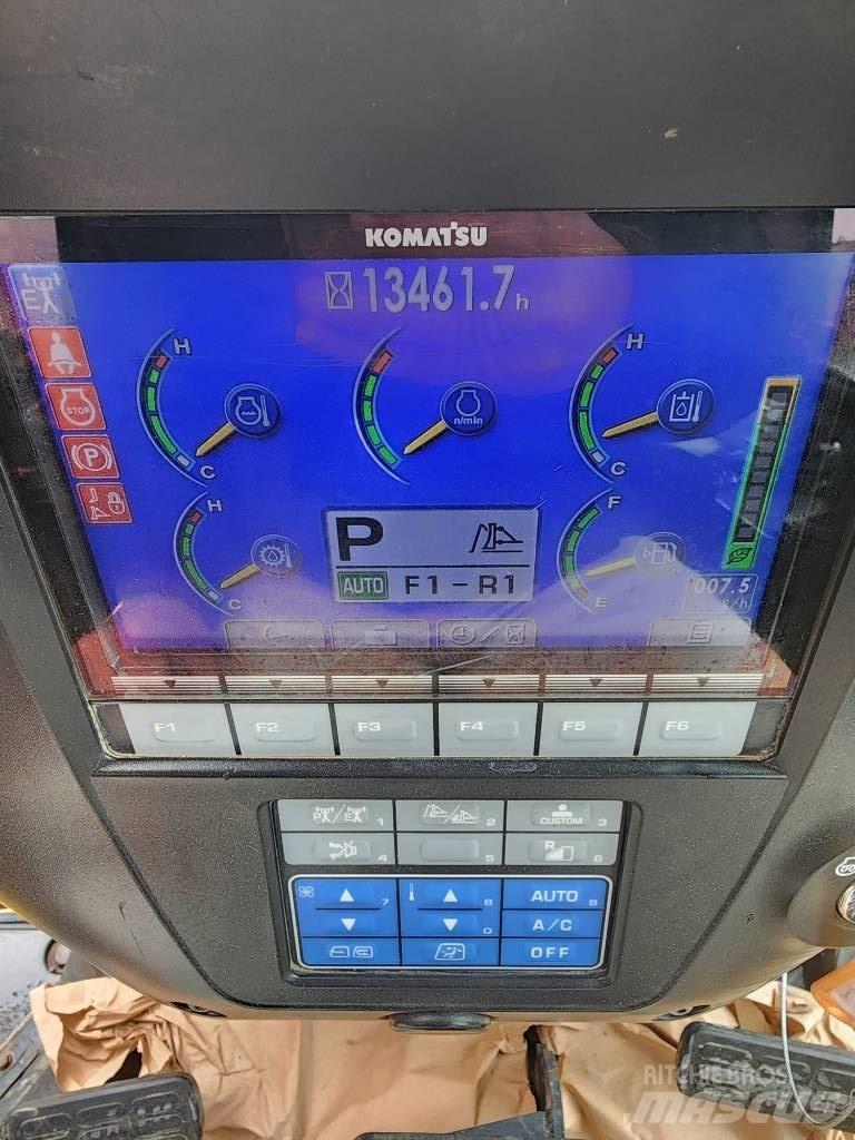 Komatsu D 65 PX-17 بلدوزرات مجنزرة