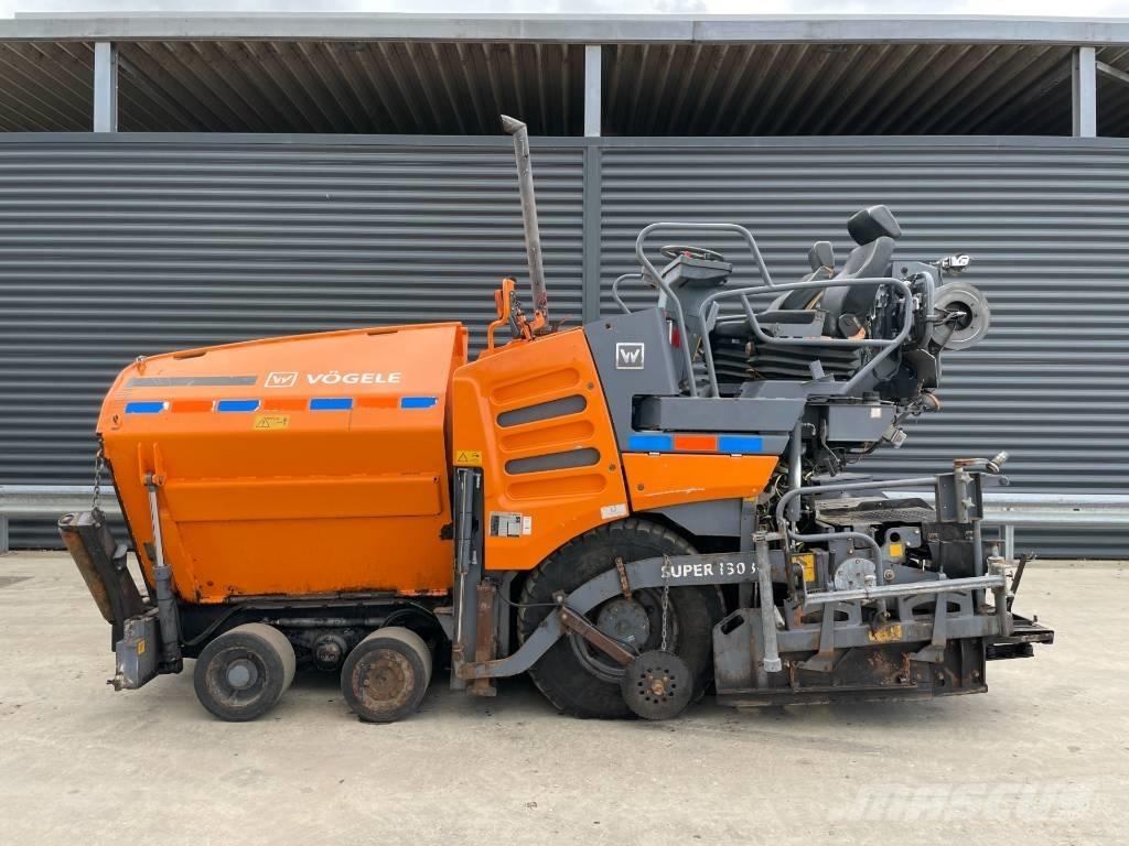 Vögele SUPER 1303-3I معدات السفلتة