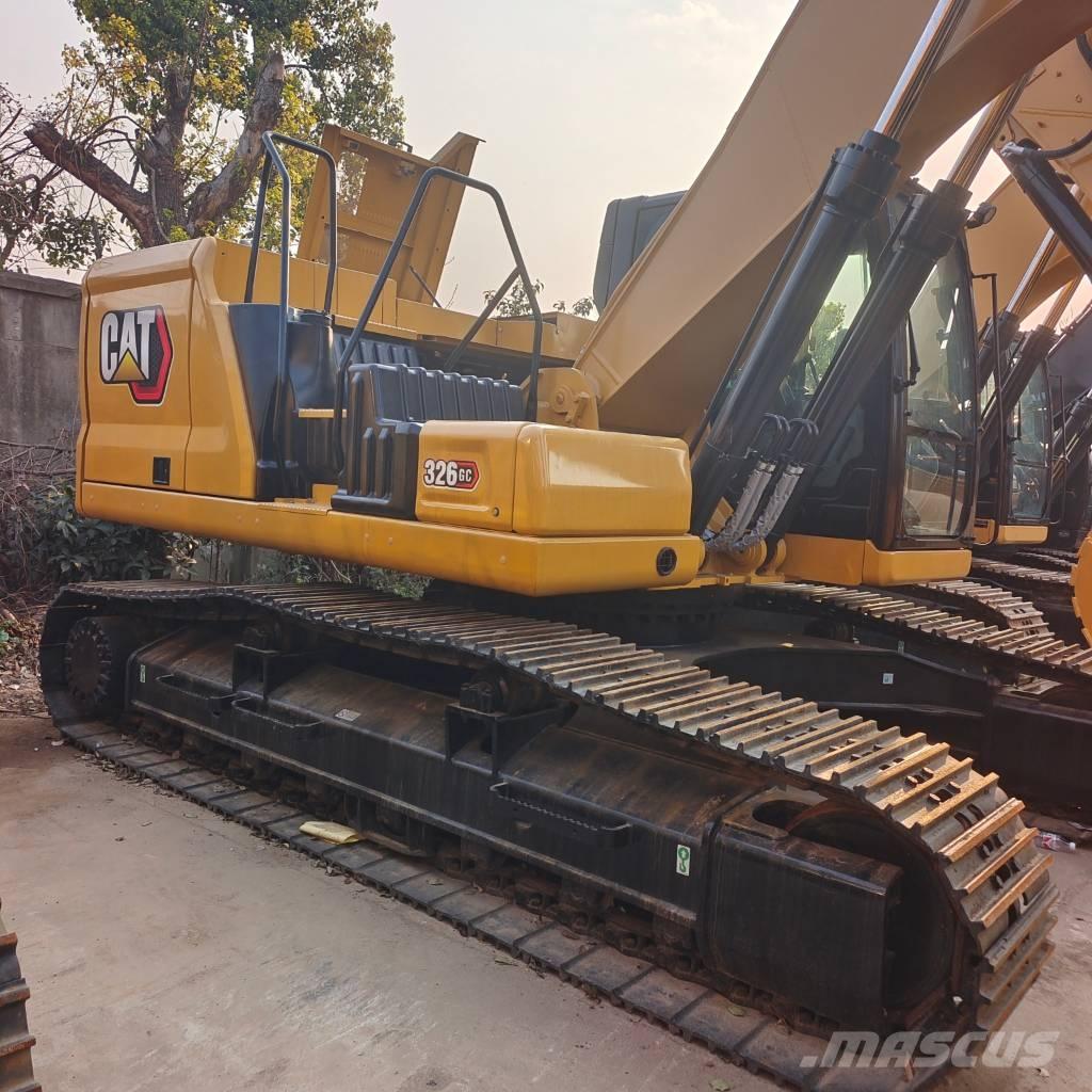 CAT 326 GC حفارات زحافة
