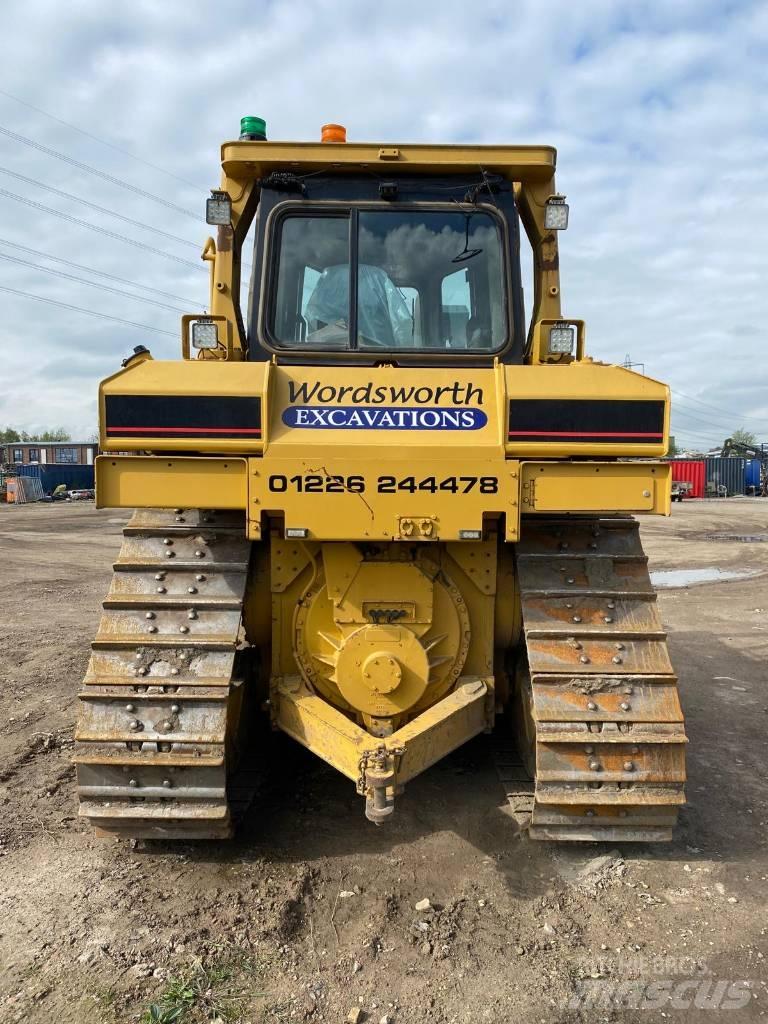 CAT D 6 R XL III بلدوزرات مجنزرة