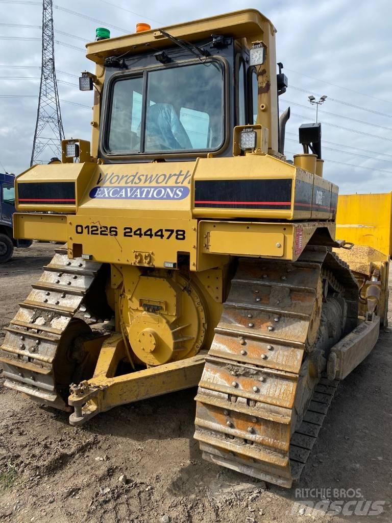 CAT D 6 R XL III بلدوزرات مجنزرة