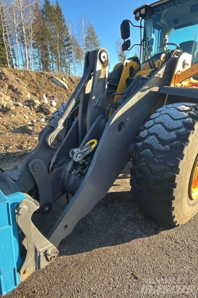 Volvo L 120 H لوادر بعجل