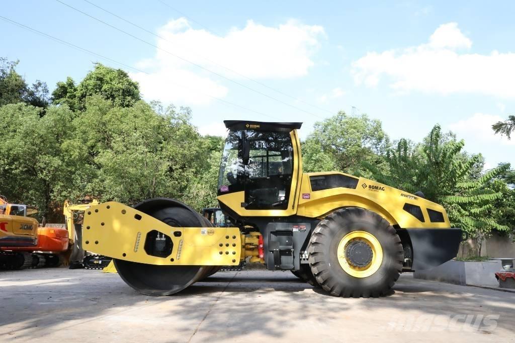 Bomag BW 226 BVC-5 مداحل ثنائية الاسطوانة
