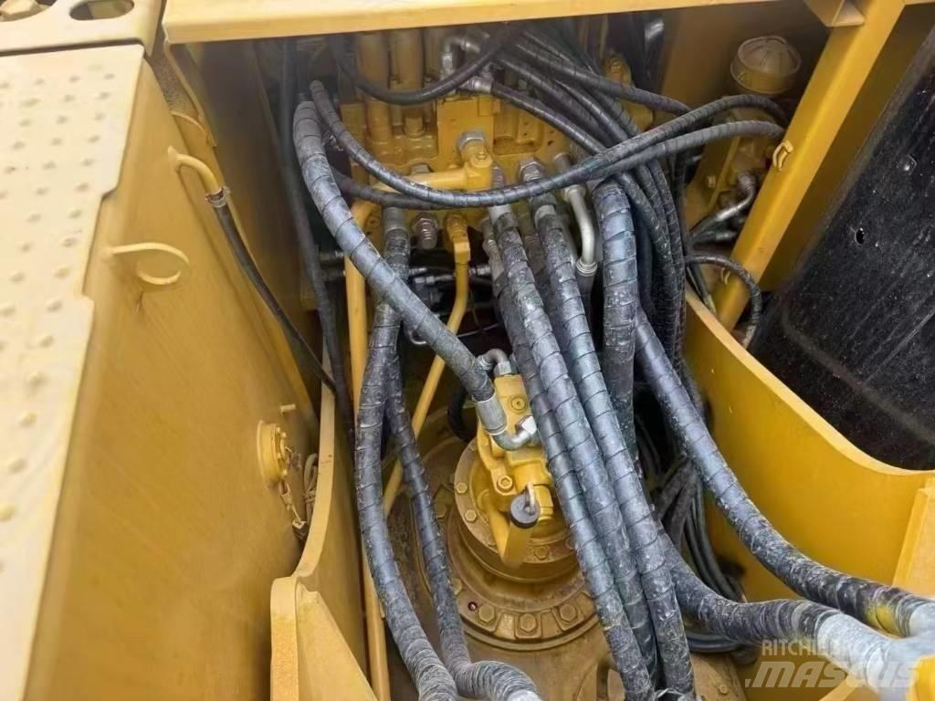 CAT 315 D L حفارات زحافة
