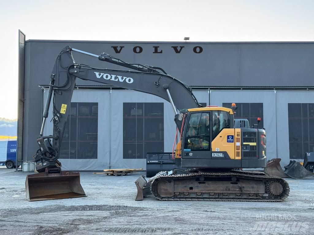 Volvo ECR 235 EL حفارات زحافة