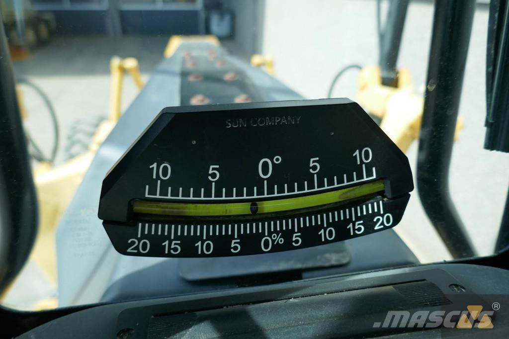 CAT 12M3 معدات تمهيد الطرق