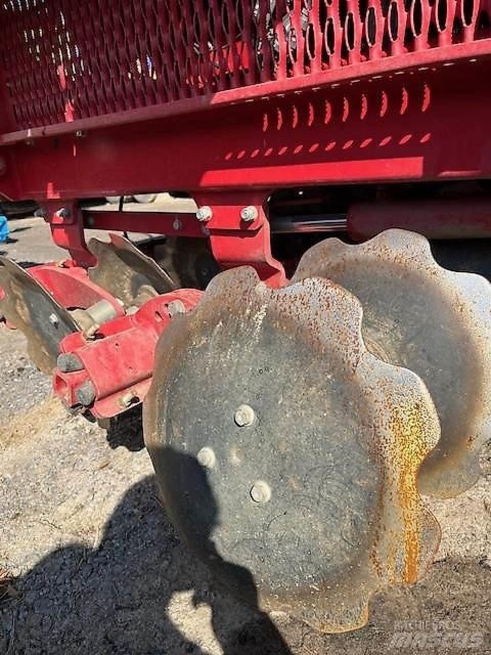 Horsch Pronto 6DC مثاقيب مدمجة