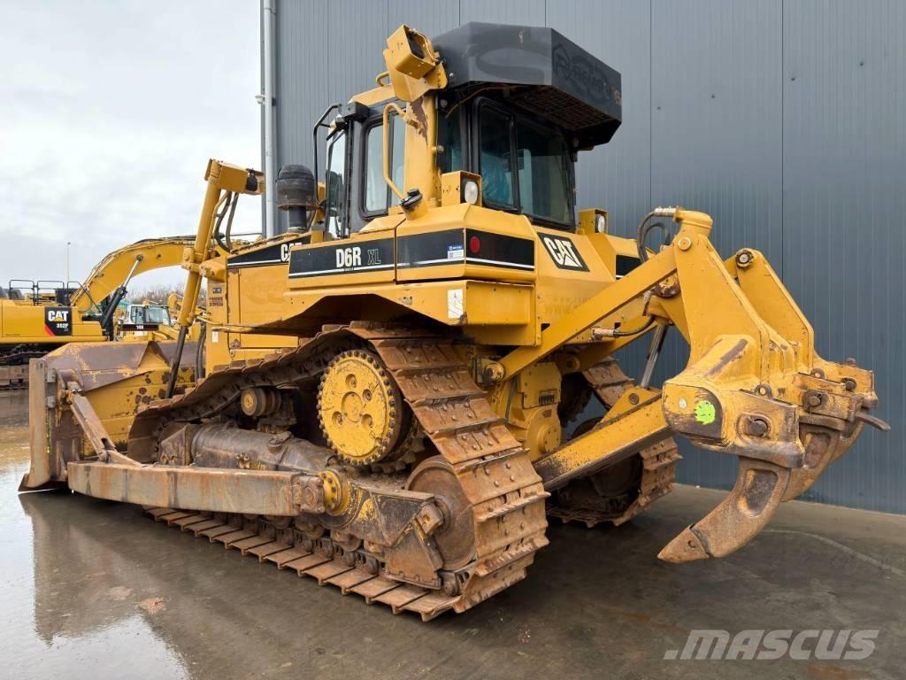 CAT D6R III XL بلدوزرات مجنزرة