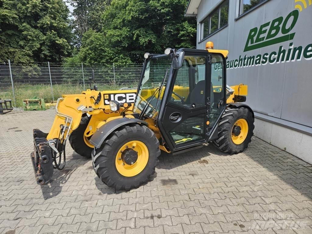 JCB 525-60 مناولات متداخلة