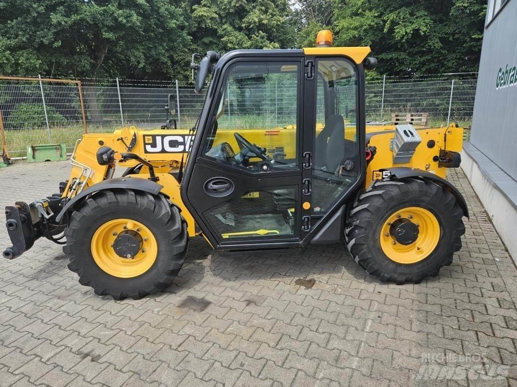 JCB 525-60 مناولات متداخلة