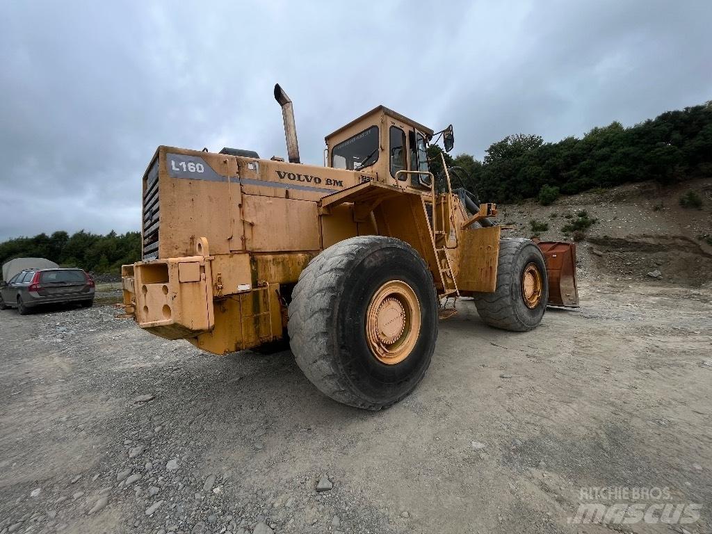 Volvo L 160 لوادر بعجل