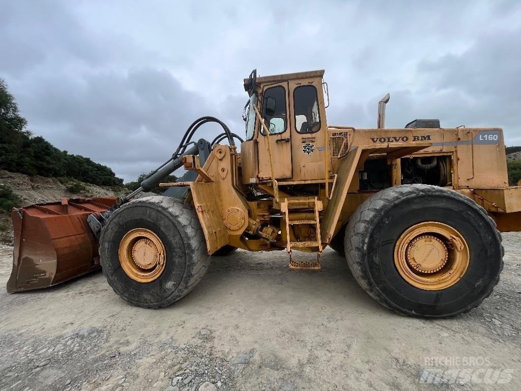 Volvo L 160 لوادر بعجل