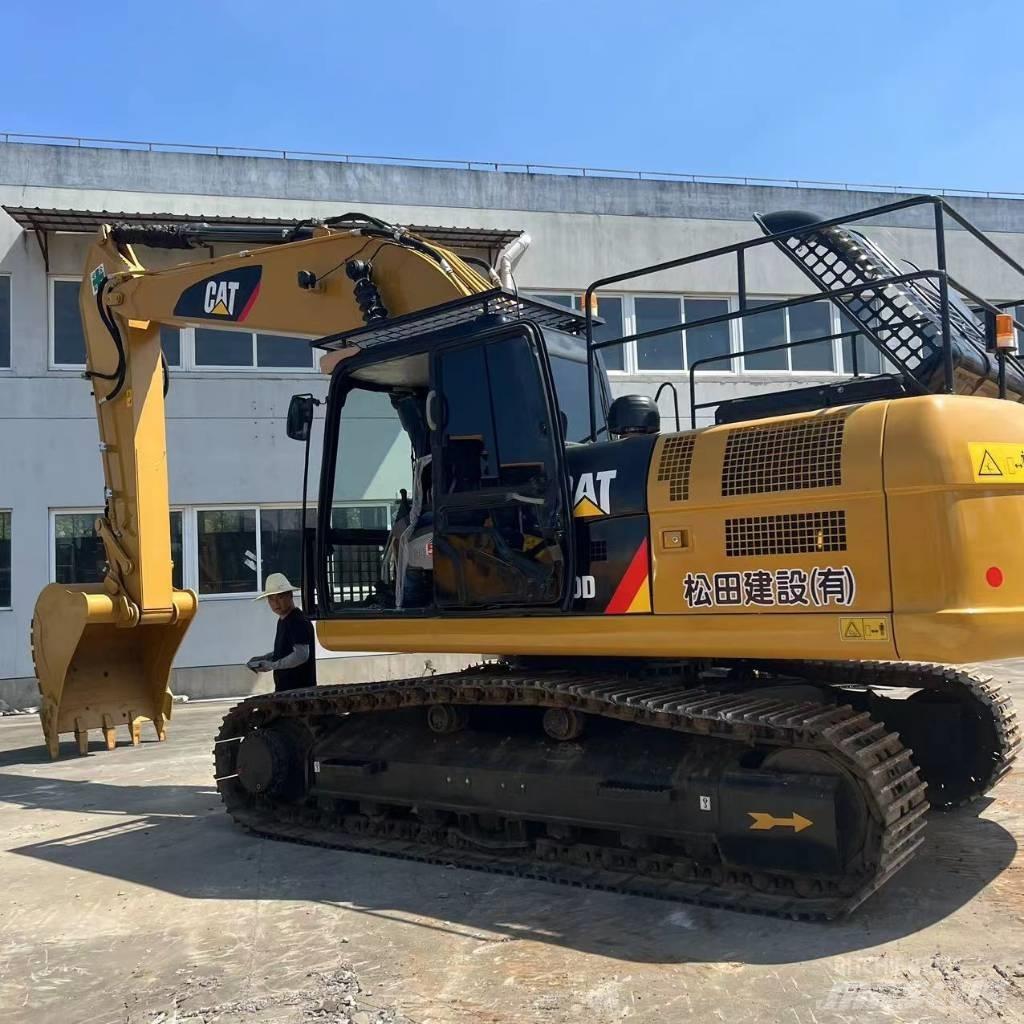 CAT 330 D حفارات زحافة