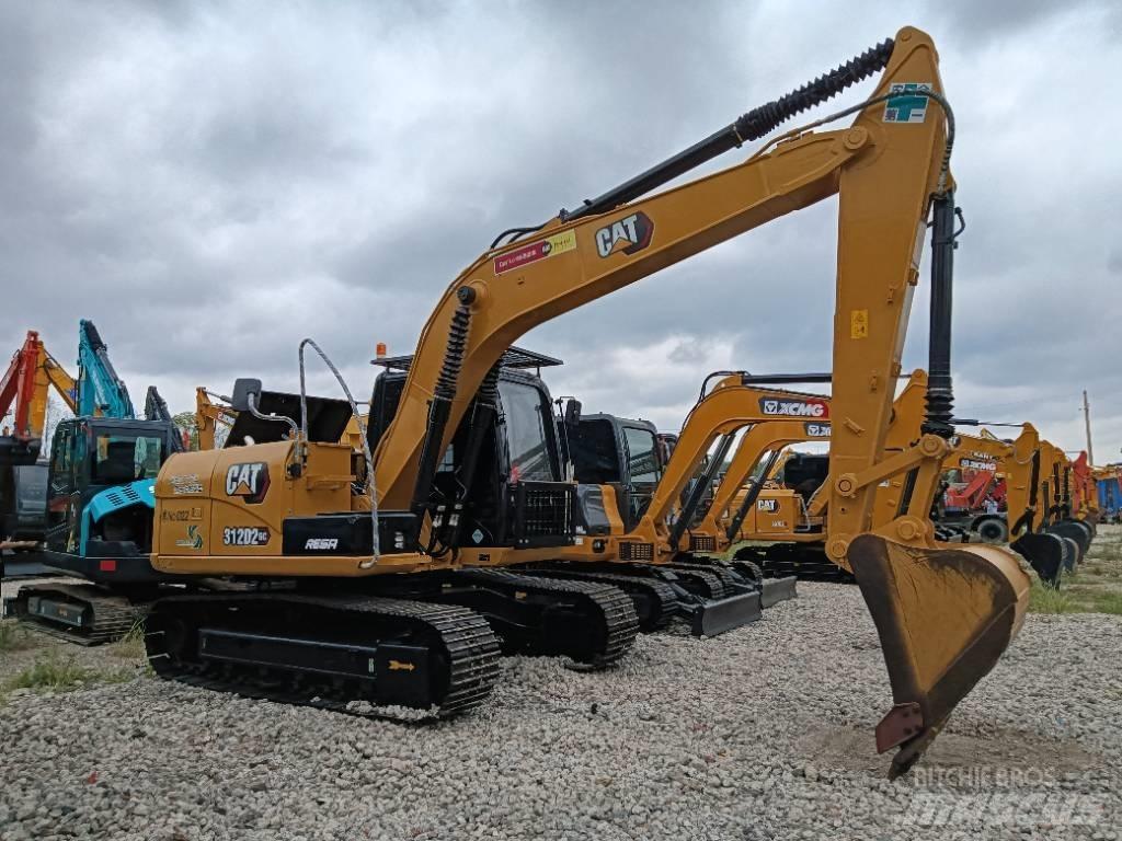 CAT 312 حفارات زحافة