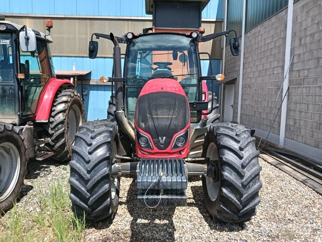 Valtra A 114 الجرارات