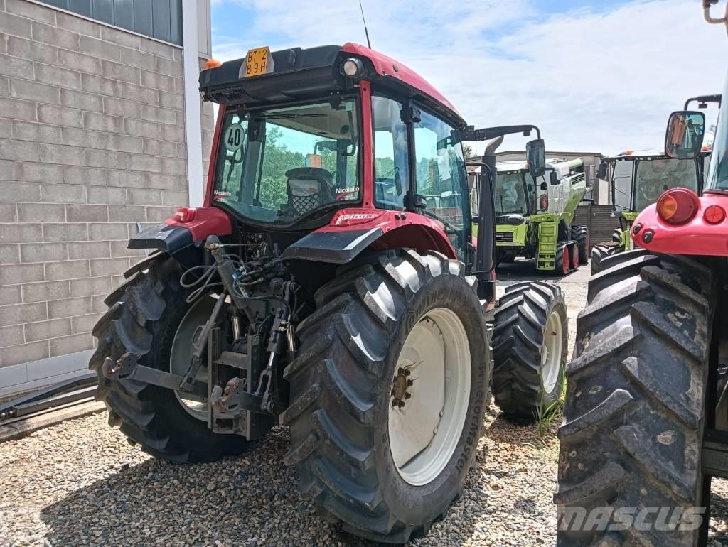 Valtra A 114 الجرارات
