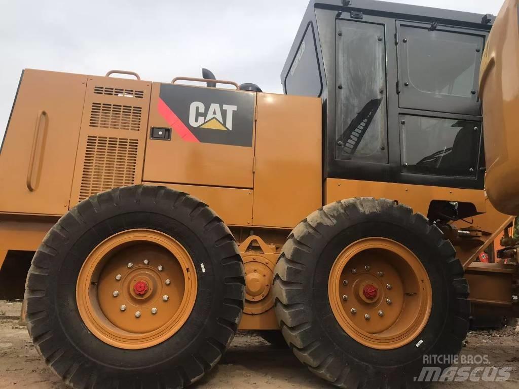CAT 140k معدات تمهيد الطرق