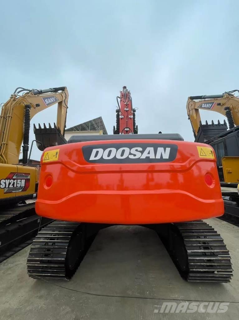Doosan DX 225 LC حفارات زحافة