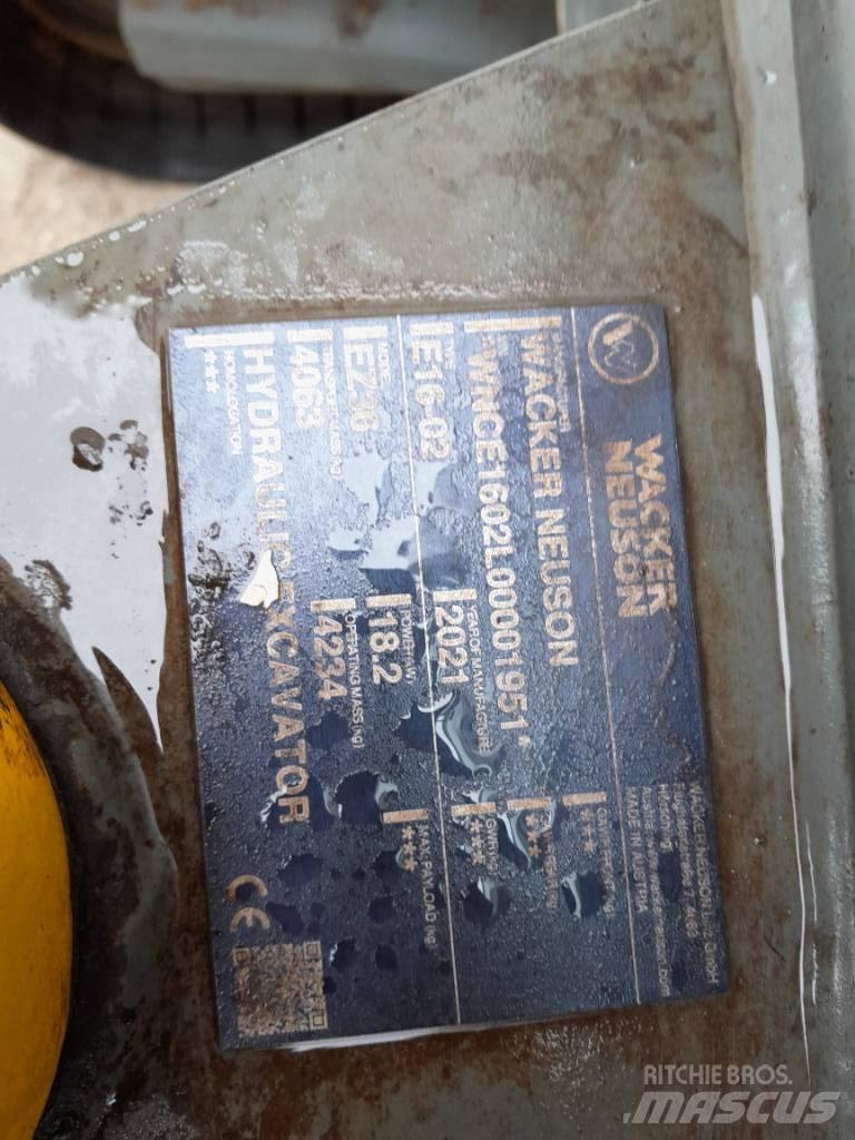 Wacker Neuson EZ 36 حفارات زحافة