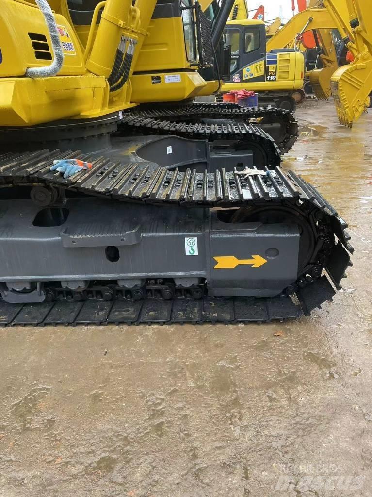 Komatsu PC 220-8 حفارات زحافة
