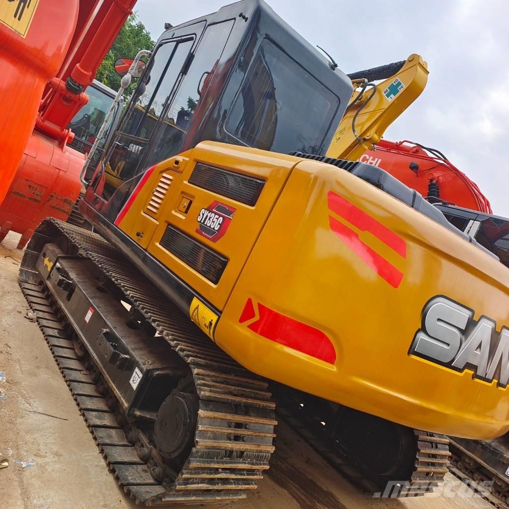 Sany SY 135 H حفارات زحافة