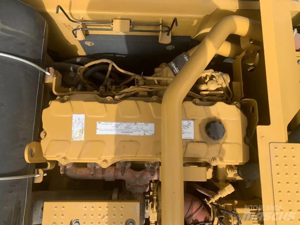 CAT 336 D L حفارات طويلة الذراع