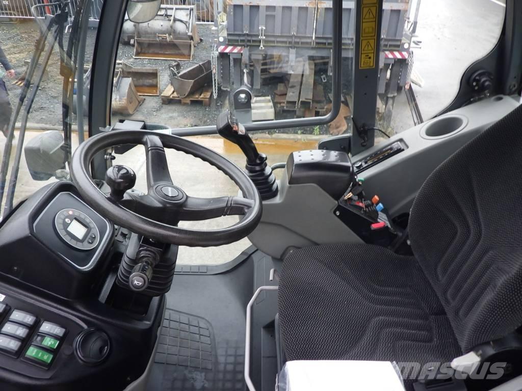 Kramer 8115 لوادر بعجل