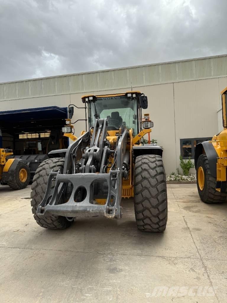 Volvo L 110 H لوادر بعجل