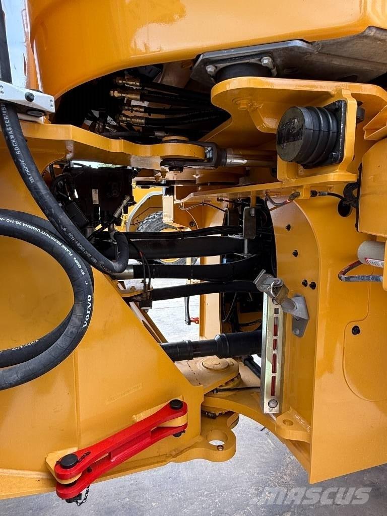 Volvo L 110 H لوادر بعجل