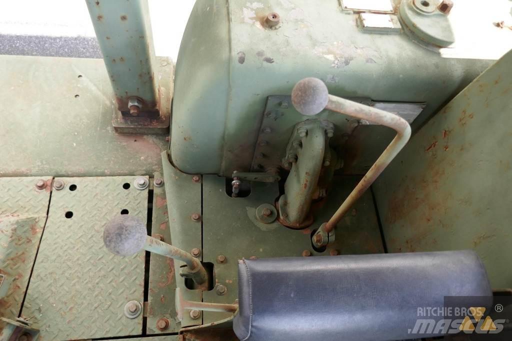 CAT D7F Ex-army بلدوزرات مجنزرة