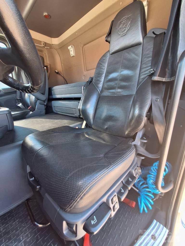 Scania G490 LB8x4*4 شاحنات الرافعات