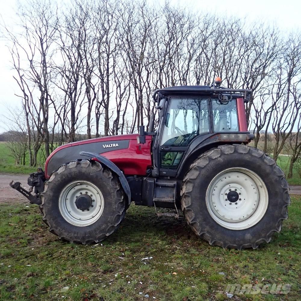 Valtra T 170 الجرارات