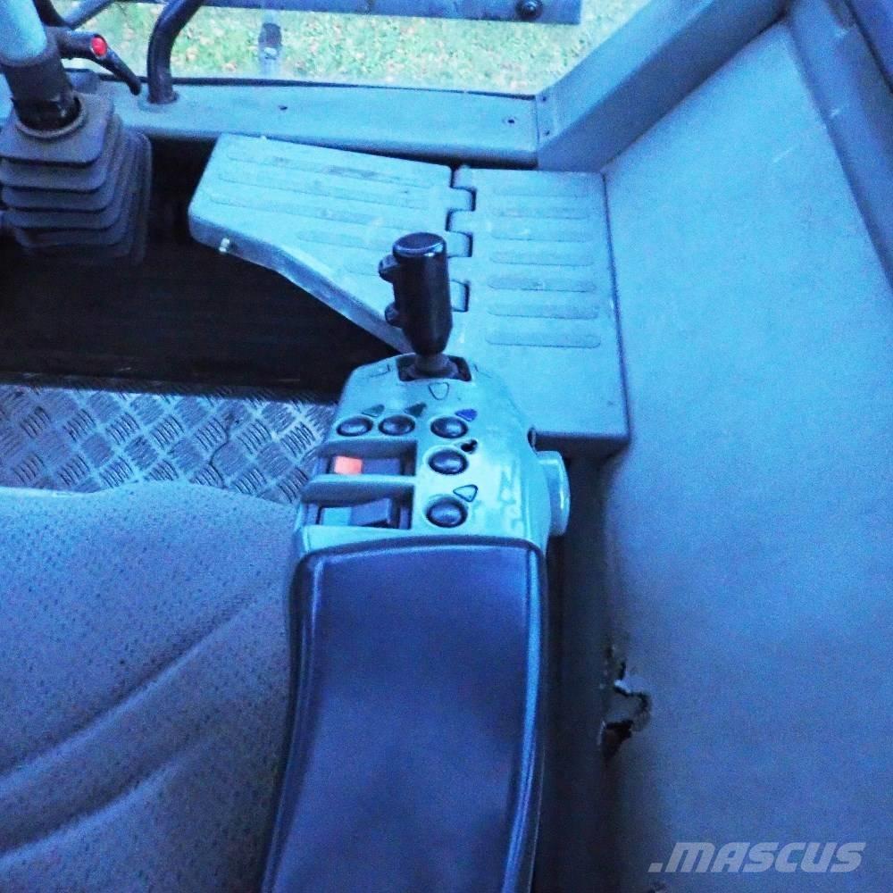 Valtra T 170 الجرارات