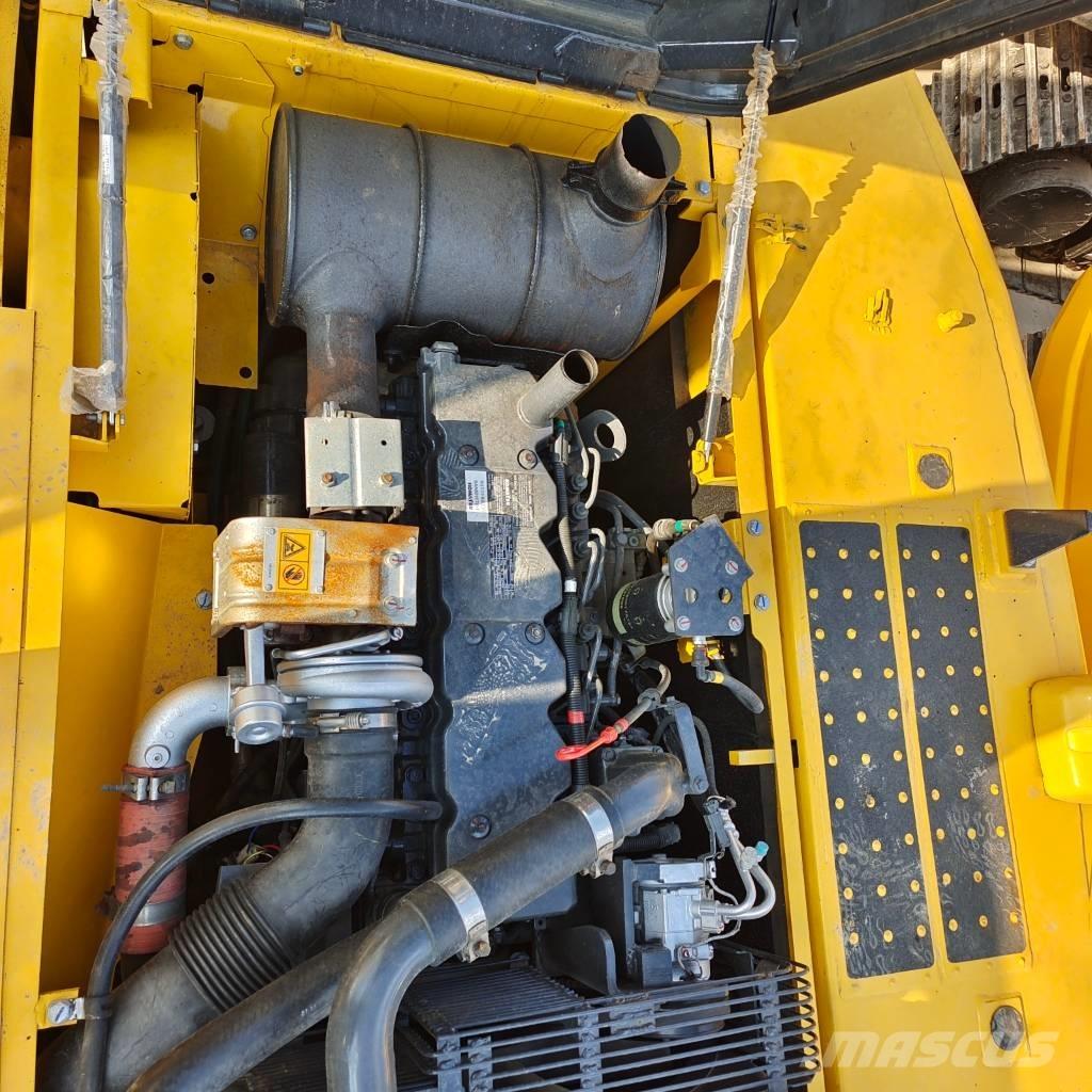 Komatsu PC 220 حفارات زحافة