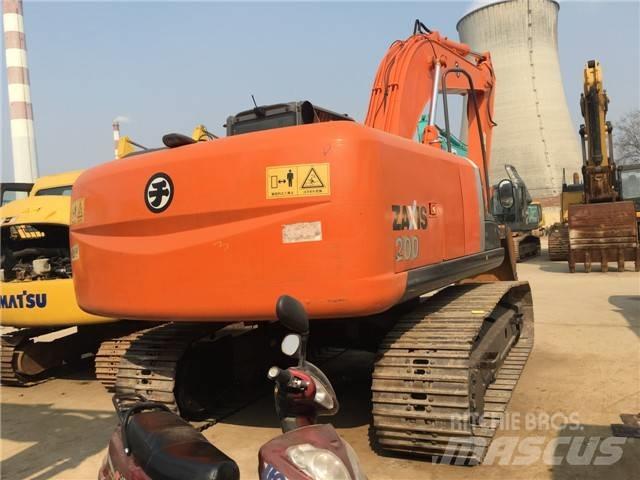 Hitachi ZX 200 حفارات زحافة