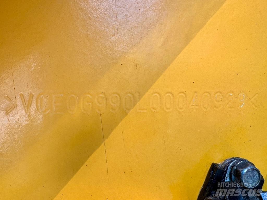 Volvo G 990 معدات تمهيد الطرق
