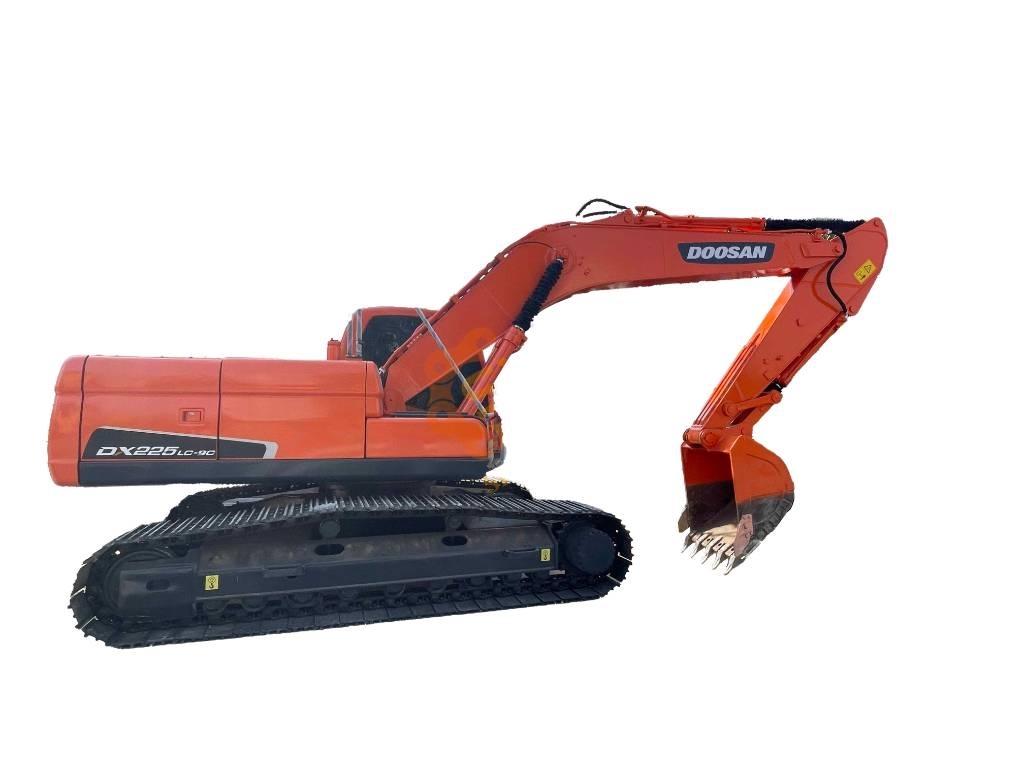 Doosan DX 225 LC حفارات زحافة