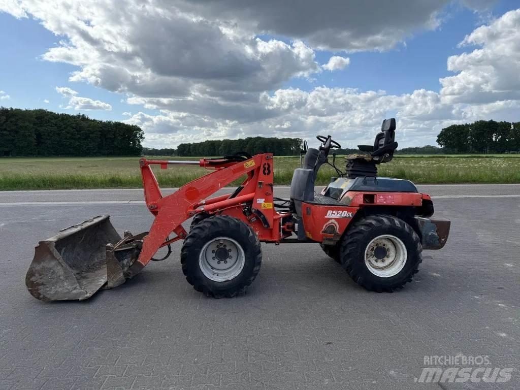 Kubota R520NH لوادر بعجل