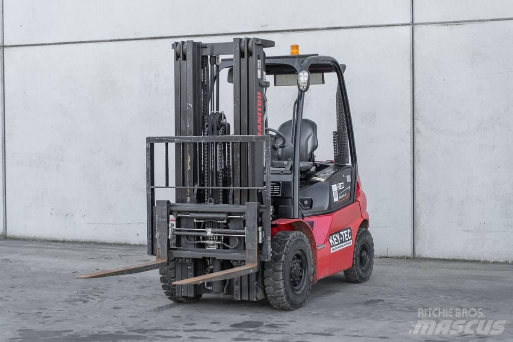 Manitou MI 25 D شاحنات الديزل