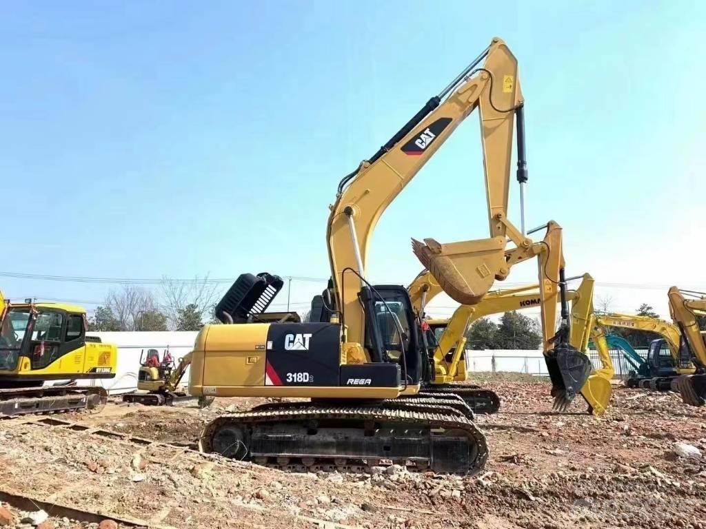 CAT CAT318D حفارات زحافة