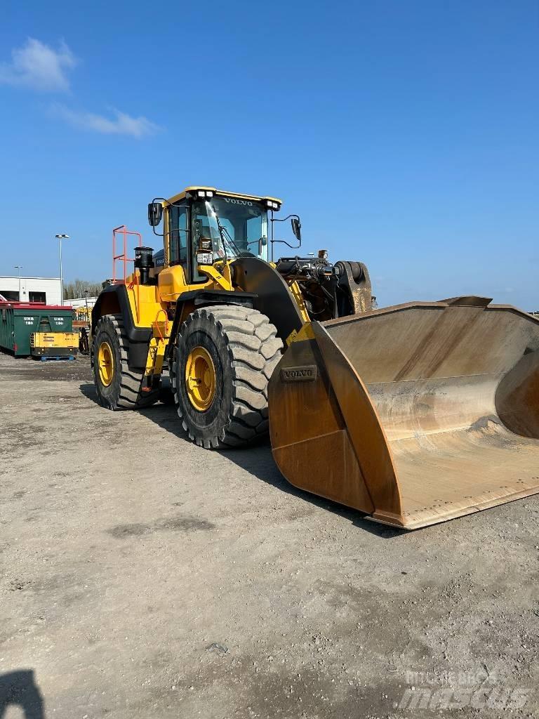 Volvo L 260 H لوادر بعجل