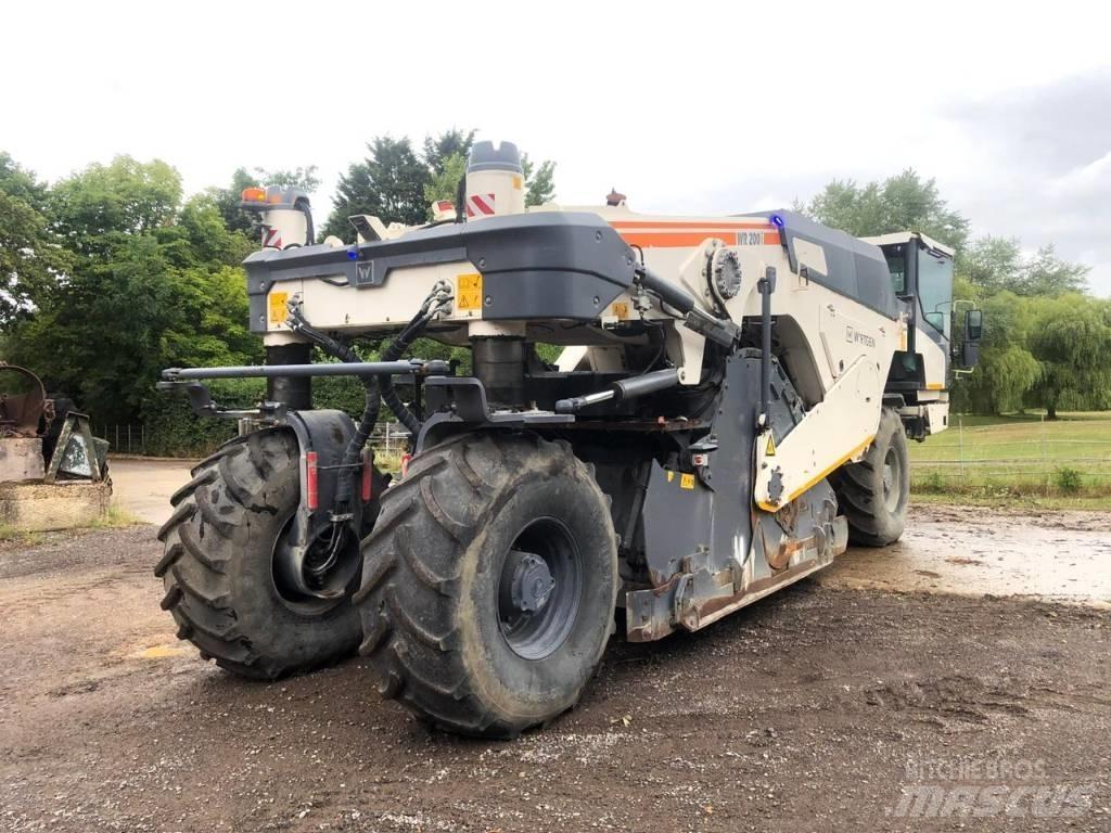 Wirtgen WR200i ضاغطات التربة