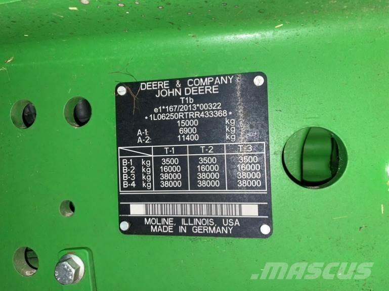 John Deere 6R 250 الجرارات
