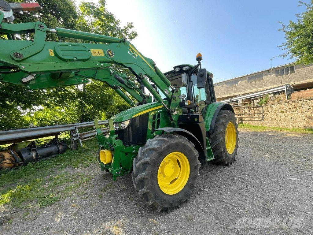 John Deere 6120 M الجرارات