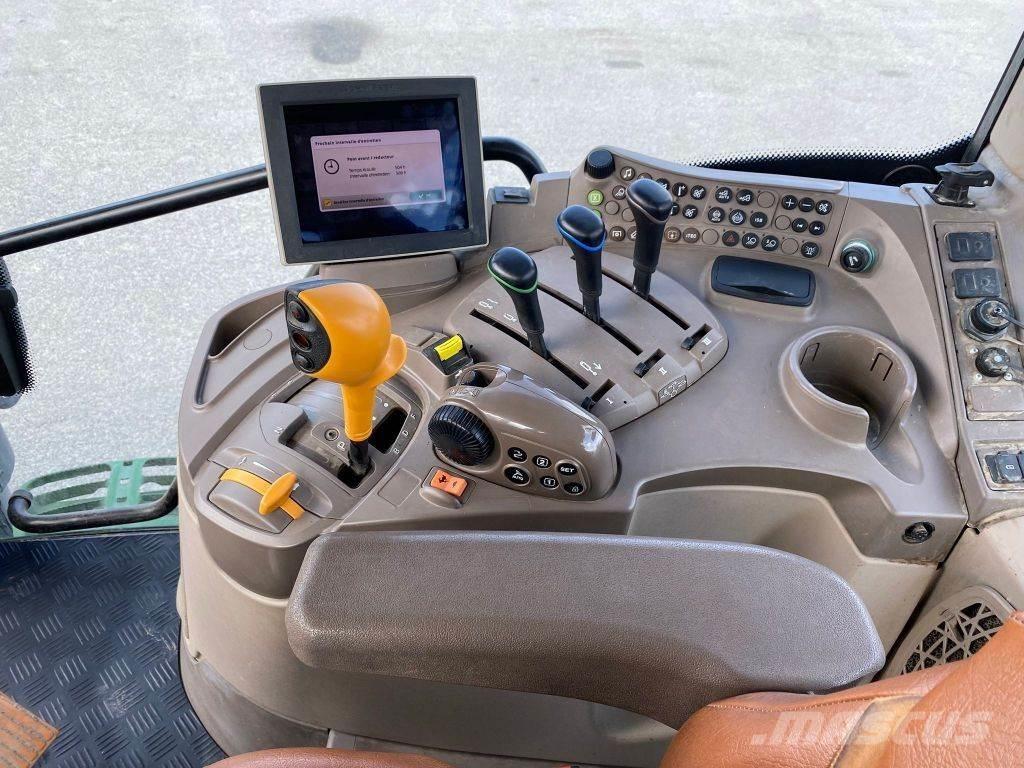 John Deere 6120R الجرارات