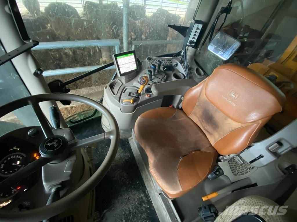 John Deere 6120R الجرارات
